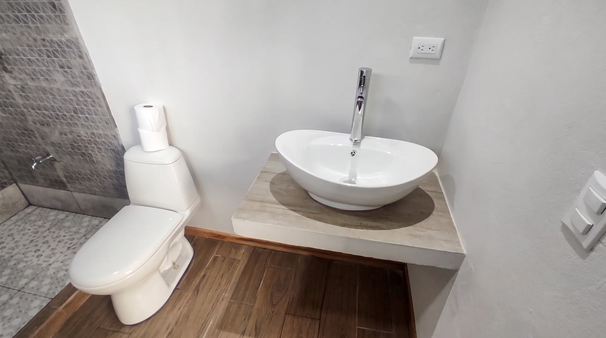 Baño 2 — Casa Naranjo 193m²